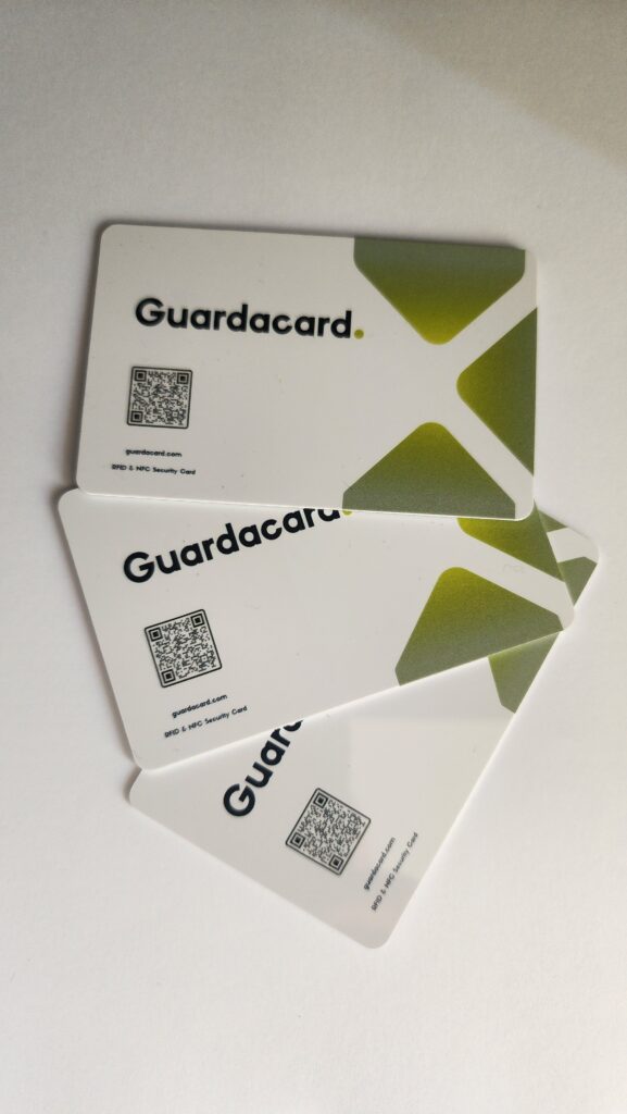 3 White Guaracards
